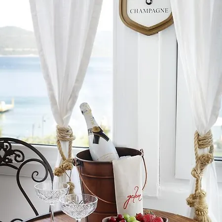 Galen House Otel 3*