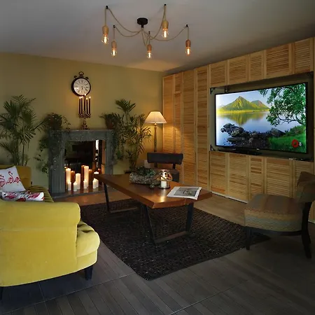 מלון Galen House 3*